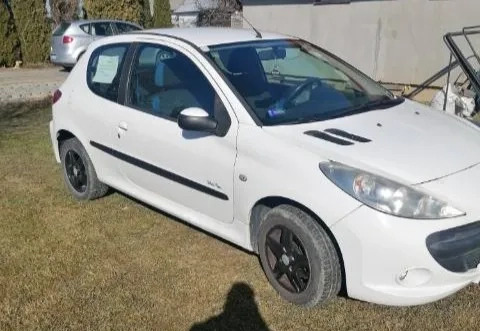 Peugeot 206 cena 9000 przebieg: 139000, rok produkcji 2011 z Pilzno małe 16